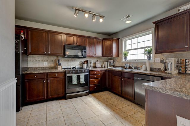 120 Amen Corner Way, Georgetown, KY 40324