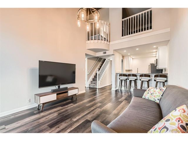 805 29th St 504, Boulder, CO 80303