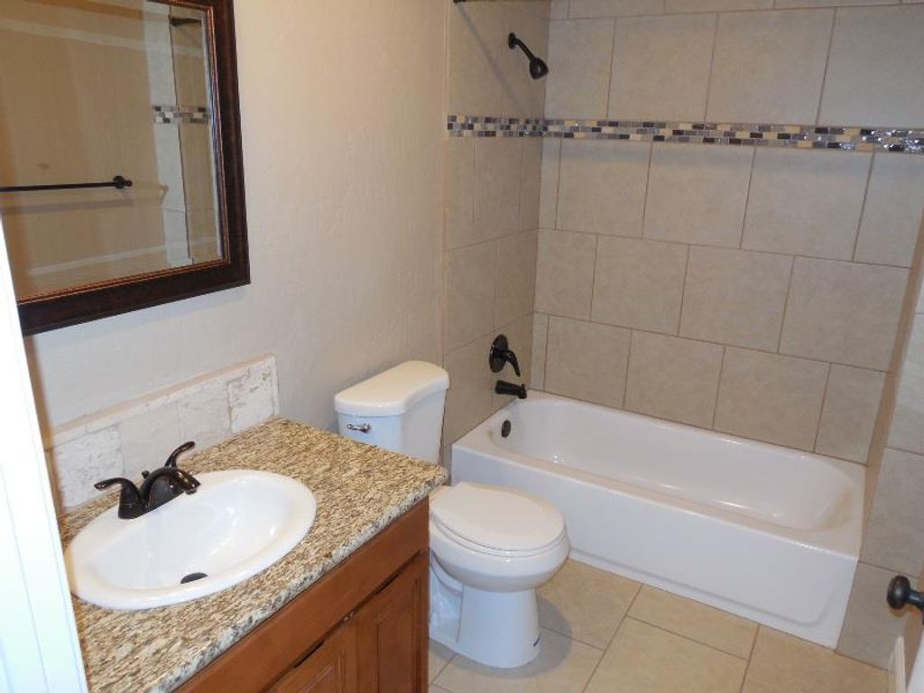 Image 11 of property listing at 1465 N Wilson, Fresno, CA 93728