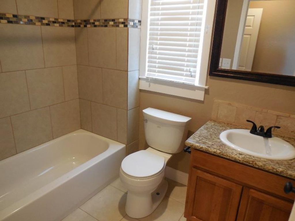 Image 9 of property listing at 1465 N Wilson, Fresno, CA 93728