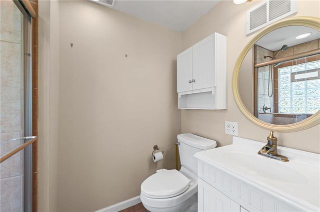 11815 Johnson Drive, Shawnee, KS 66203