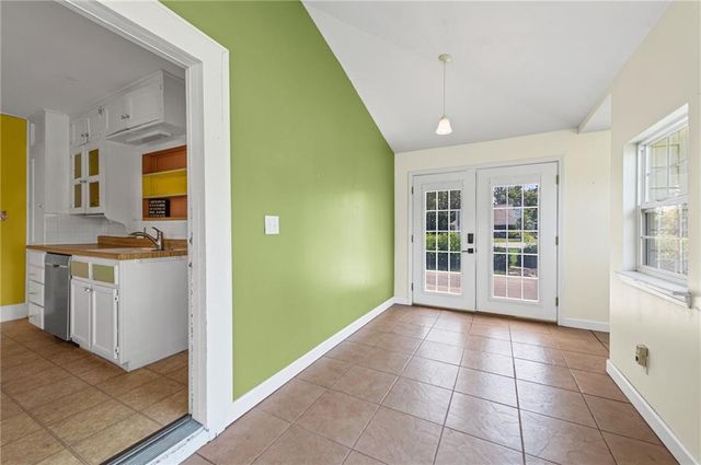 11815 Johnson Drive, Shawnee, KS 66203