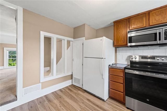 11815 Johnson Drive, Shawnee, KS 66203