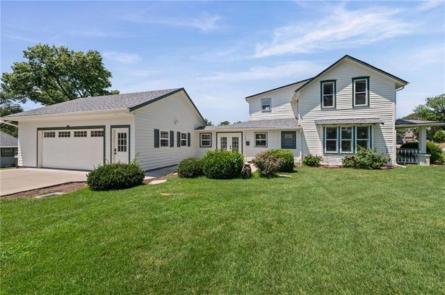 11815 Johnson Drive, Shawnee, KS 66203