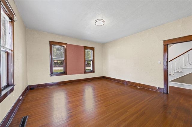 11815 Johnson Drive, Shawnee, KS 66203
