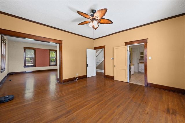 11815 Johnson Drive, Shawnee, KS 66203