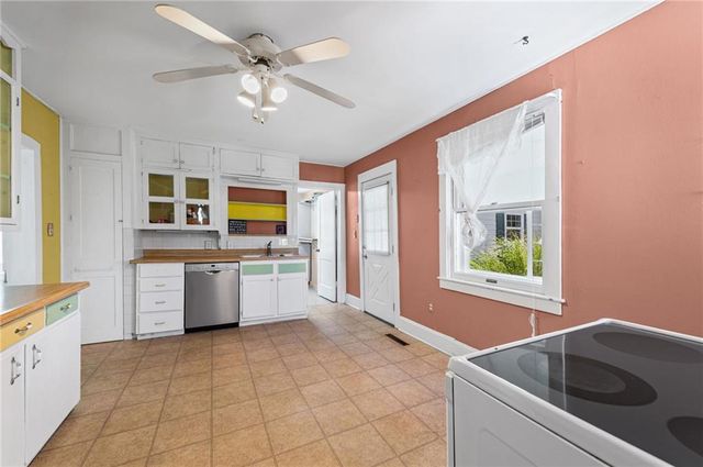 11815 Johnson Drive, Shawnee, KS 66203