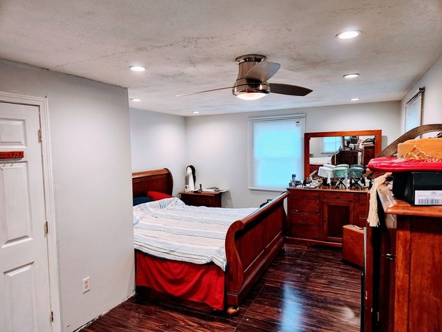 22 Osceola Ln, Billerica, MA 01821