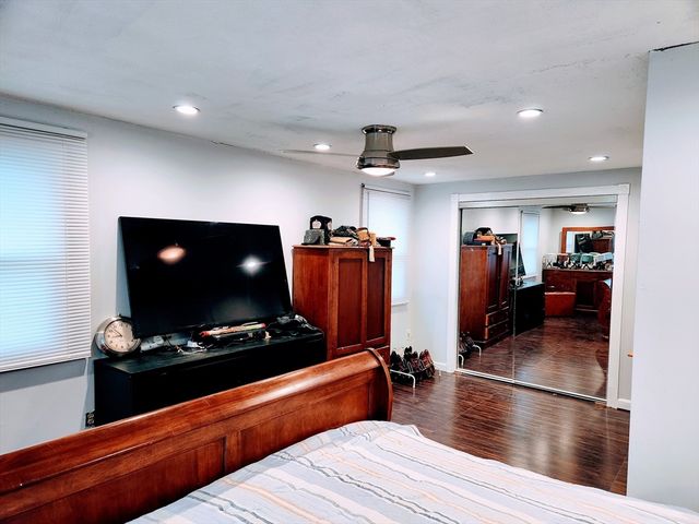 22 Osceola Ln, Billerica, MA 01821