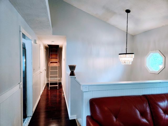 22 Osceola Ln, Billerica, MA 01821