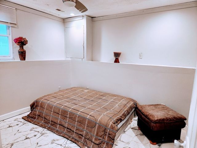 22 Osceola Ln, Billerica, MA 01821