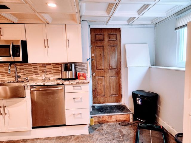 22 Osceola Ln, Billerica, MA 01821