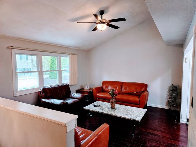 22 Osceola Ln, Billerica, MA 01821