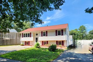 22 Osceola Ln, Billerica, MA 01821