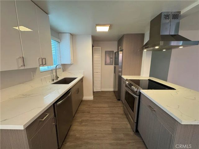 1102 Barbara Street B, Redondo Beach, CA 90277