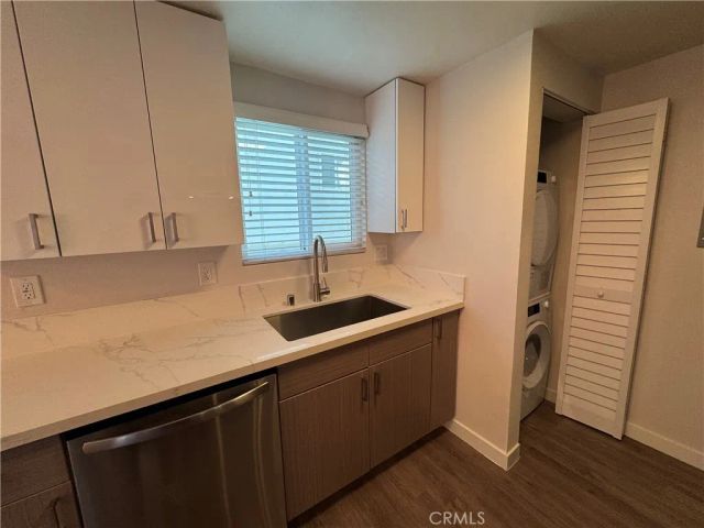 1102 Barbara Street B, Redondo Beach, CA 90277