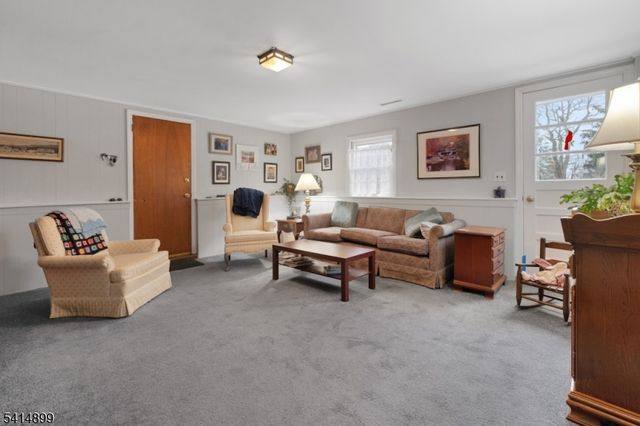 6 Wyndwood Rd, Morris Plains Boro, NJ 07950