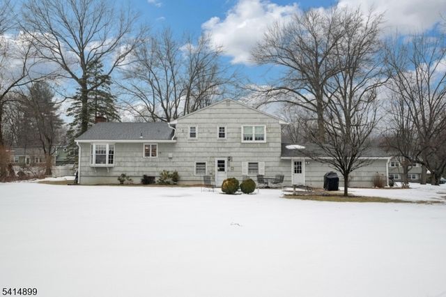 6 Wyndwood Rd, Morris Plains Boro, NJ 07950