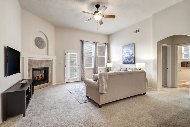 1922 Western Hills Drive SE, Rio Rancho, NM 87124