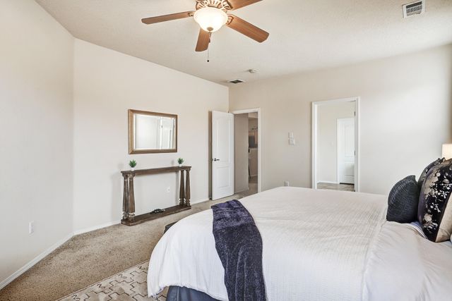 1922 Western Hills Drive SE, Rio Rancho, NM 87124