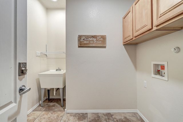 1922 Western Hills Drive SE, Rio Rancho, NM 87124