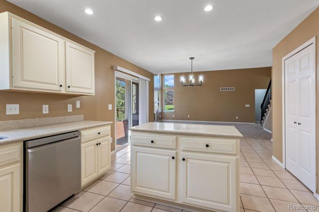 221 Maplewood Drive, Brandon Charter Township, MI 48348