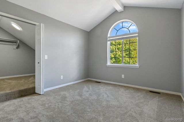 221 Maplewood Drive, Brandon Charter Township, MI 48348