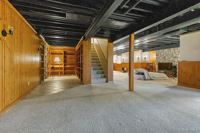 221 Maplewood Drive, Brandon Charter Township, MI 48348