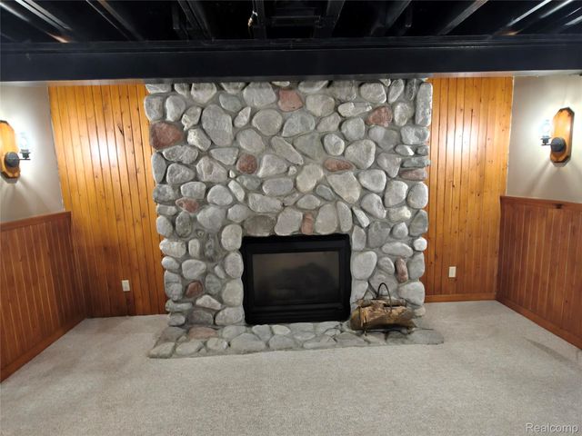 221 Maplewood Drive, Brandon Charter Township, MI 48348