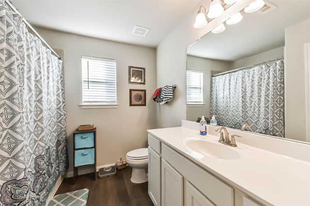 2136 Windy Grove Drive, Texas City, TX 77568