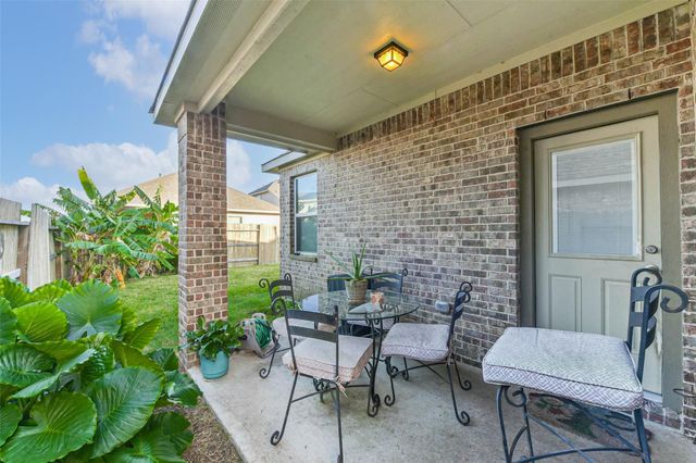 2136 Windy Grove Drive, Texas City, TX 77568