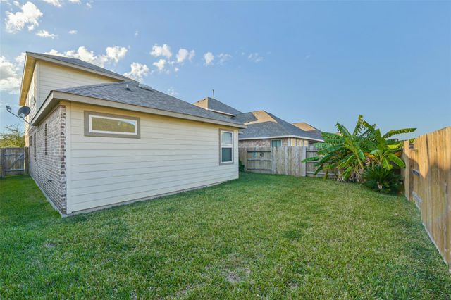 2136 Windy Grove Drive, Texas City, TX 77568