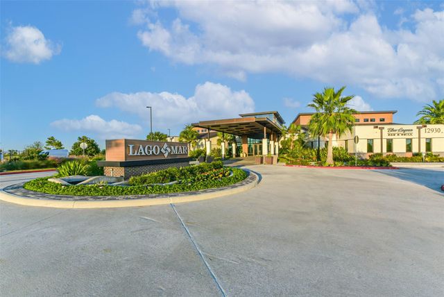 2136 Windy Grove Drive, Texas City, TX 77568