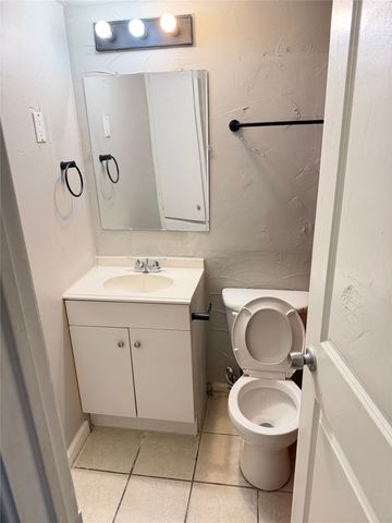 1505 W Lovers Lane 9, Arlington, TX 76013