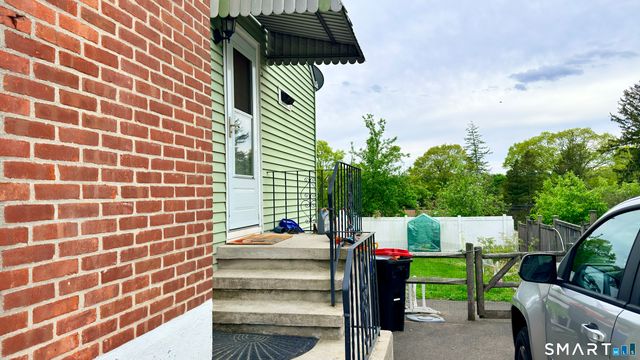 12 Rainbow Road, Norwalk, CT 06851