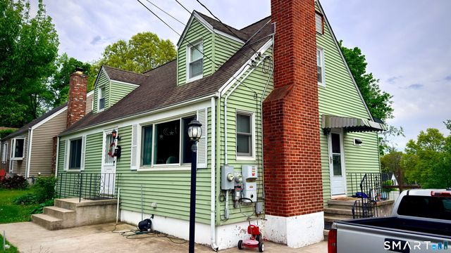 12 Rainbow Road, Norwalk, CT 06851