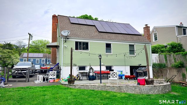 12 Rainbow Road, Norwalk, CT 06851