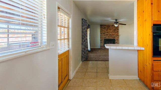 908 Roberts Lane, Bakersfield, CA 93308