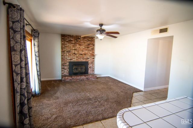 908 Roberts Lane, Bakersfield, CA 93308