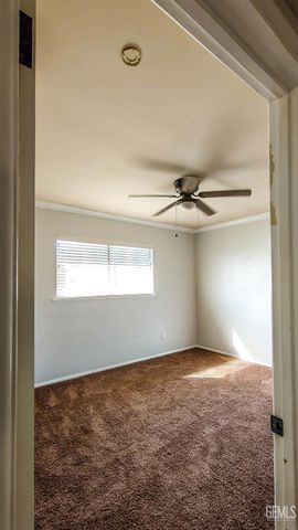 908 Roberts Lane, Bakersfield, CA 93308