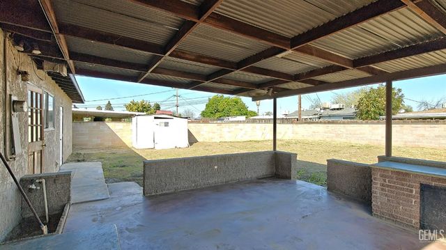 908 Roberts Lane, Bakersfield, CA 93308