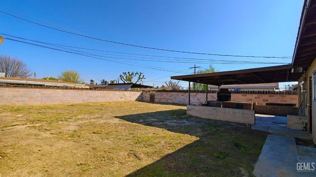 908 Roberts Lane, Bakersfield, CA 93308