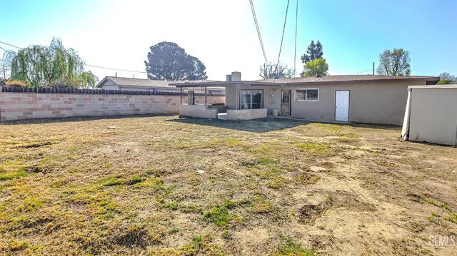 908 Roberts Lane, Bakersfield, CA 93308