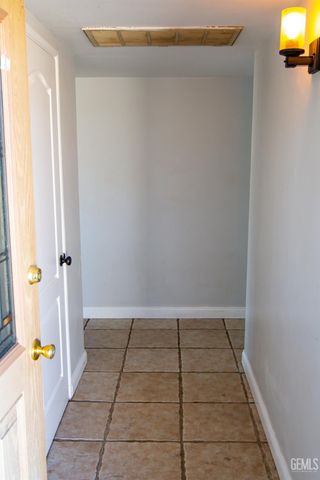 908 Roberts Lane, Bakersfield, CA 93308