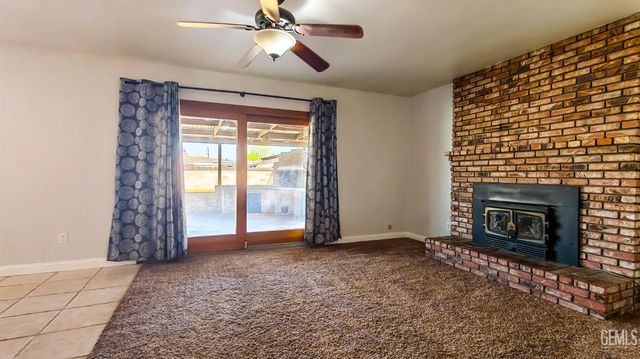 908 Roberts Lane, Bakersfield, CA 93308