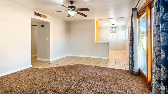 908 Roberts Lane, Bakersfield, CA 93308