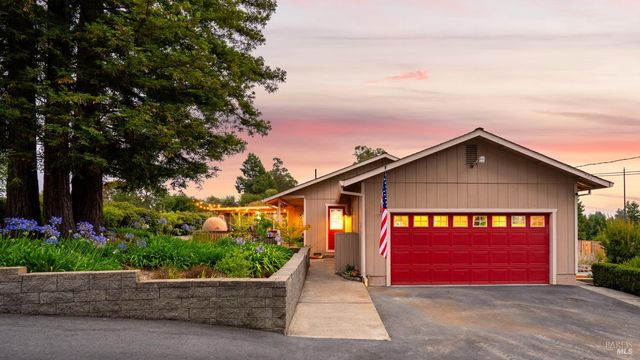 4175 Woodworth Rd, Sebastopol, CA 95472