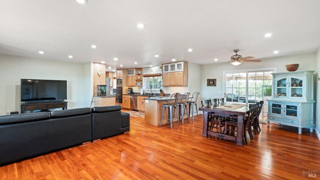 4175 Woodworth Rd, Sebastopol, CA 95472