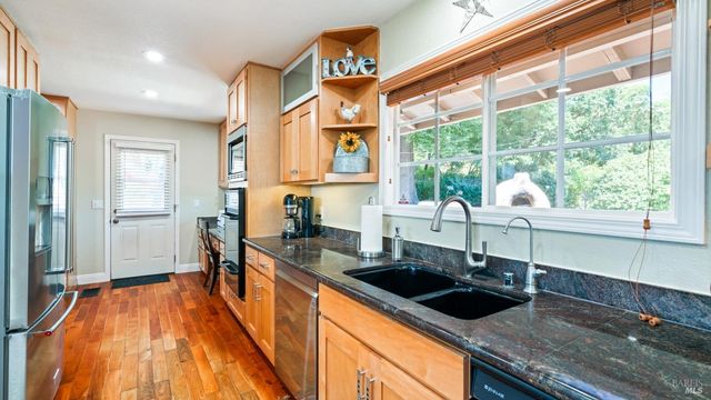 4175 Woodworth Rd, Sebastopol, CA 95472