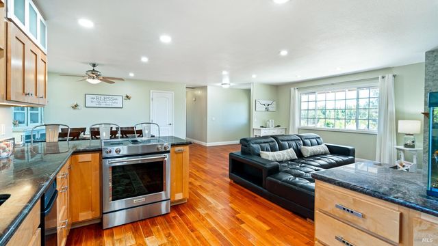 4175 Woodworth Rd, Sebastopol, CA 95472